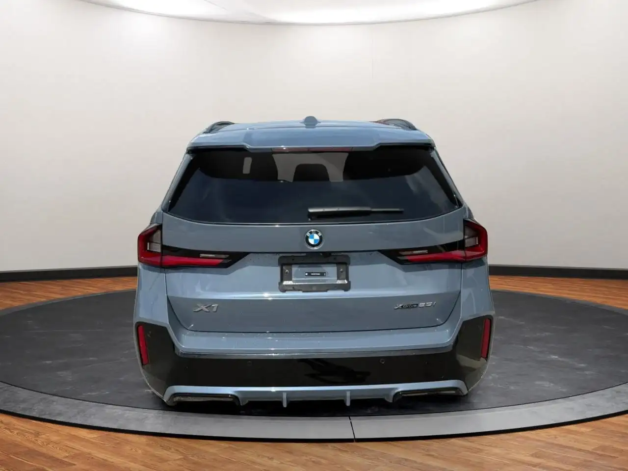 BMW X1 снимка BMW X1
