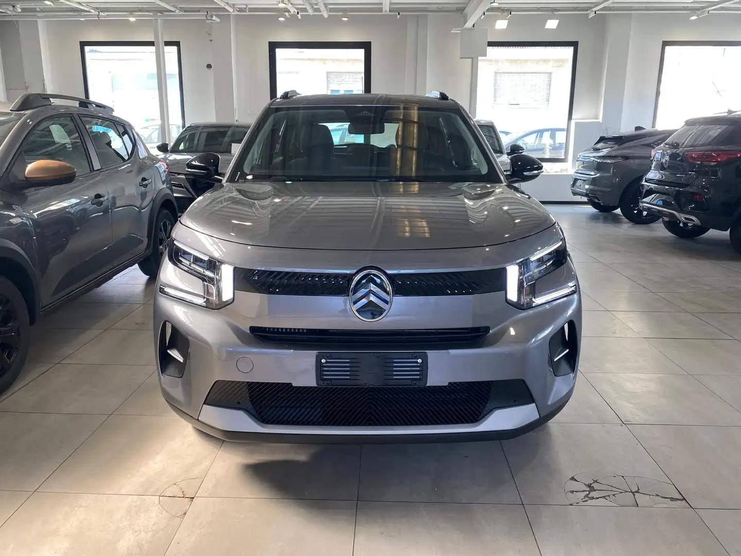 Citroen C3 1.2 puretech 100cv PLUS NUOVA DA IMMATRICOLARE Grau - 2