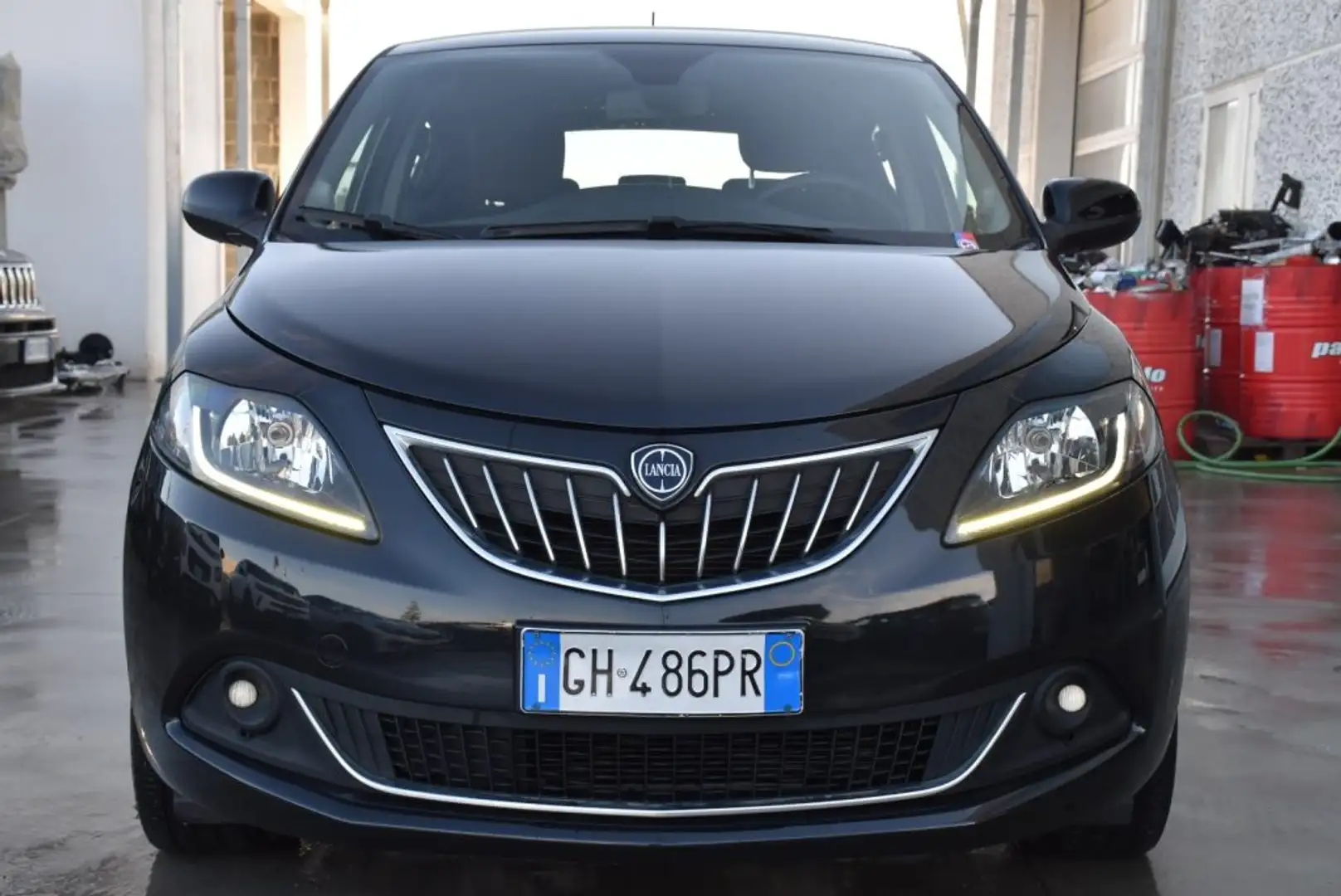 Lancia Ypsilon 1.2 69 CV 5 porte GPL Ecochic Gold Noir - 2
