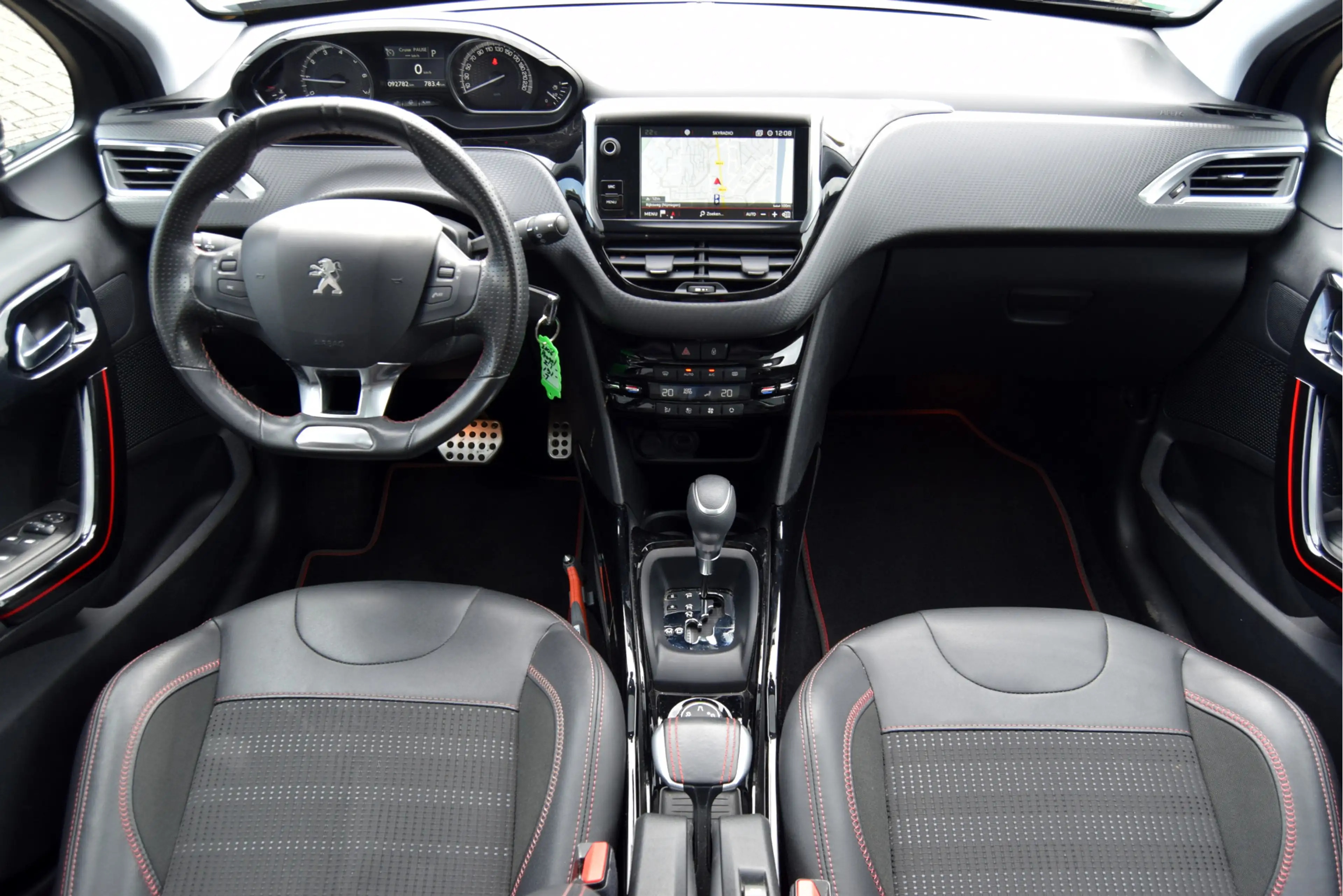 Peugeot 2008 1.2 PureTech GT-Line Automaat Nieuwe distributie — photo 15