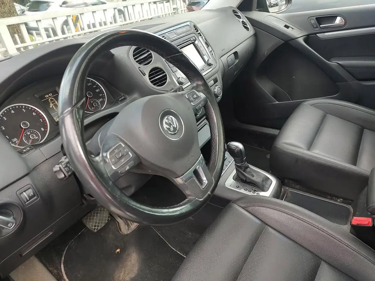 Volkswagen Tiguan снимка Volkswagen Tiguan