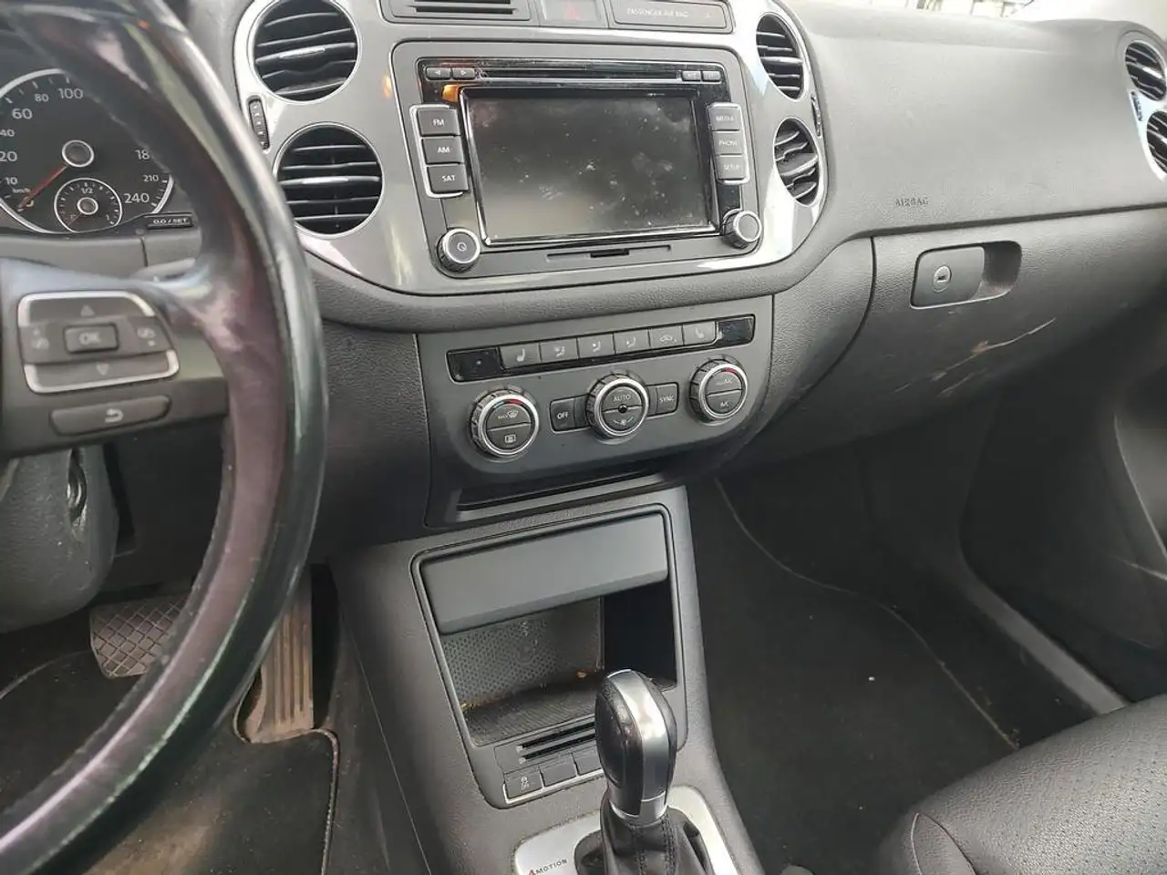 Volkswagen Tiguan снимка Volkswagen Tiguan