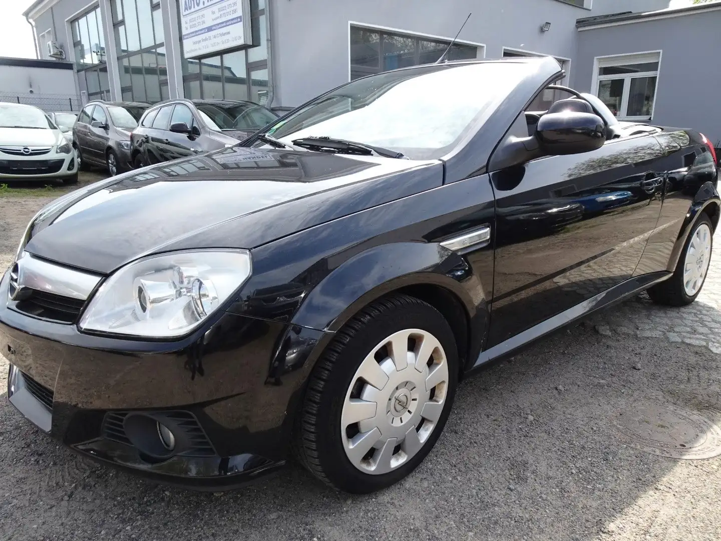 Opel Tigra 1.4 TWINPORT Easytronic 66KW, LEDER-SHZ-ZV Černá - 1