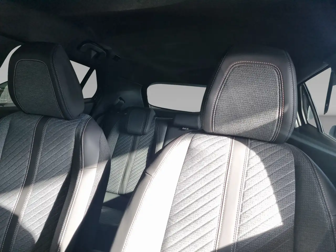 Peugeot 2008 1.2 puretech Allure s&s 100cv, миниатюра 15
