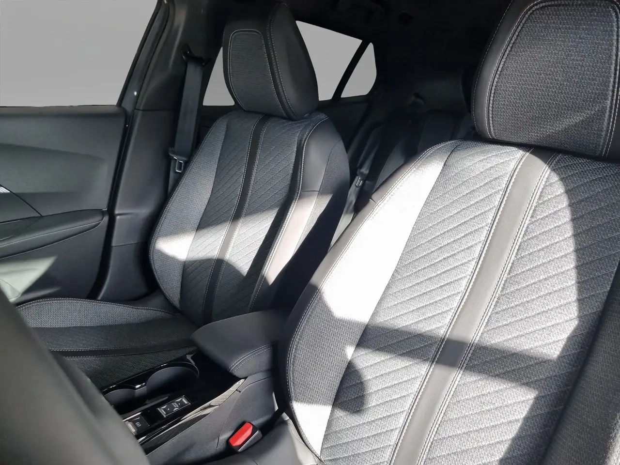 Peugeot 2008 1.2 puretech Allure s&s 100cv, миниатюра 6