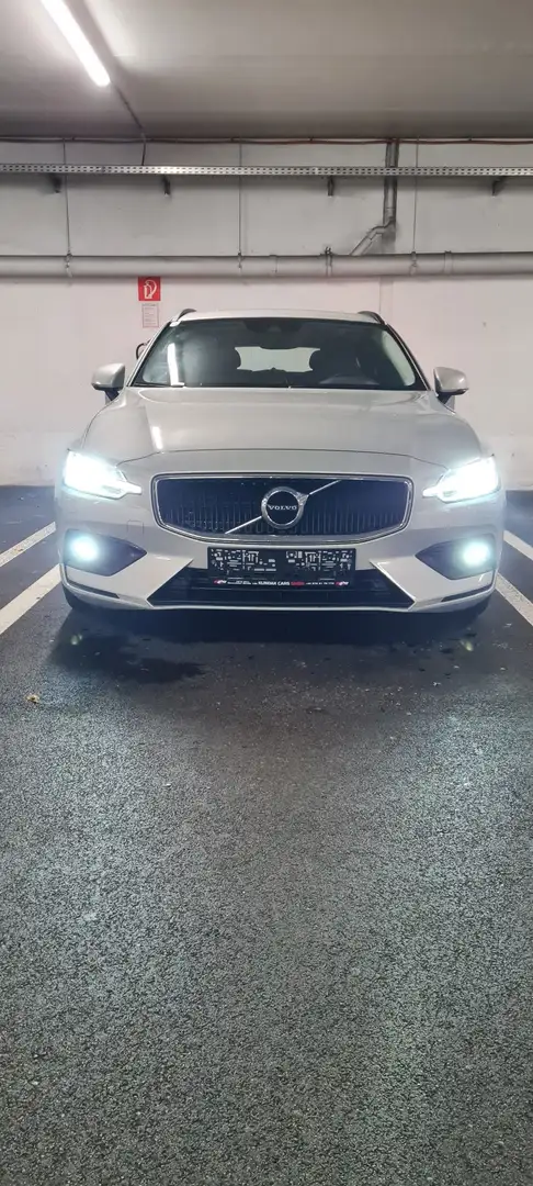 Volvo V60 D3 Momentum Leder LED Keyless - 2