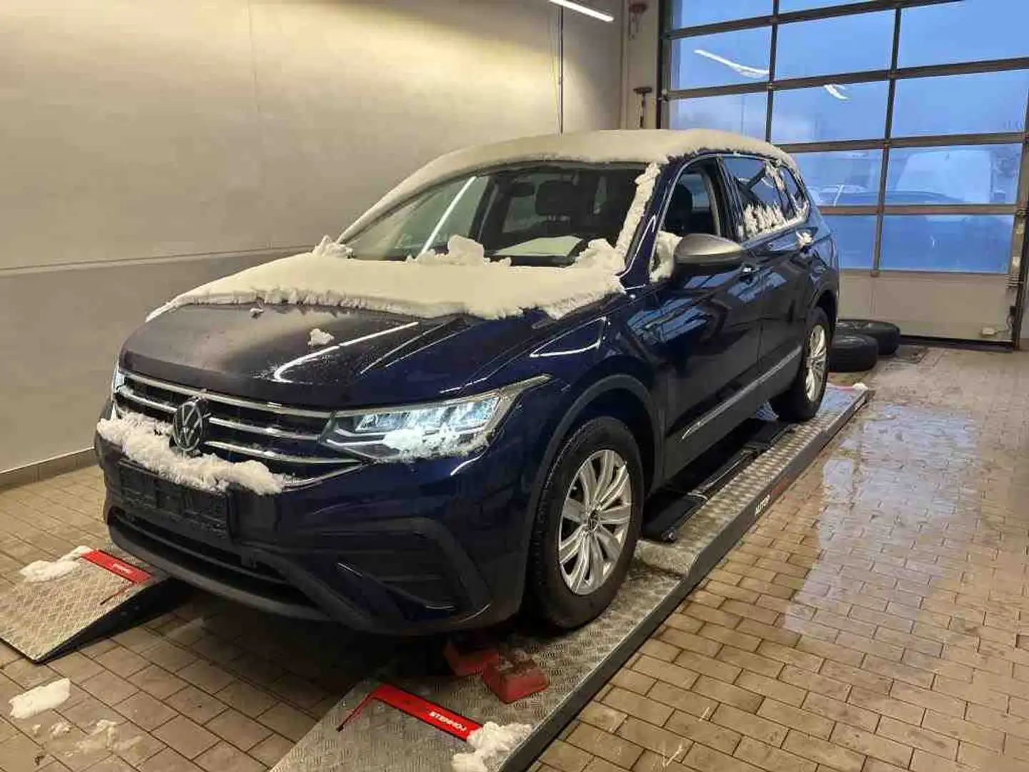 Volkswagen Tiguan Allspace LIFE 1.5TSI DSG +7 SITZE+LED+ACC Blau - 2
