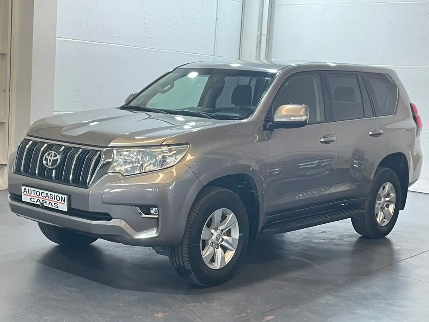 Toyota Land Cruiser 2.8 D-4D GX 7 Plazas Bruin - 2