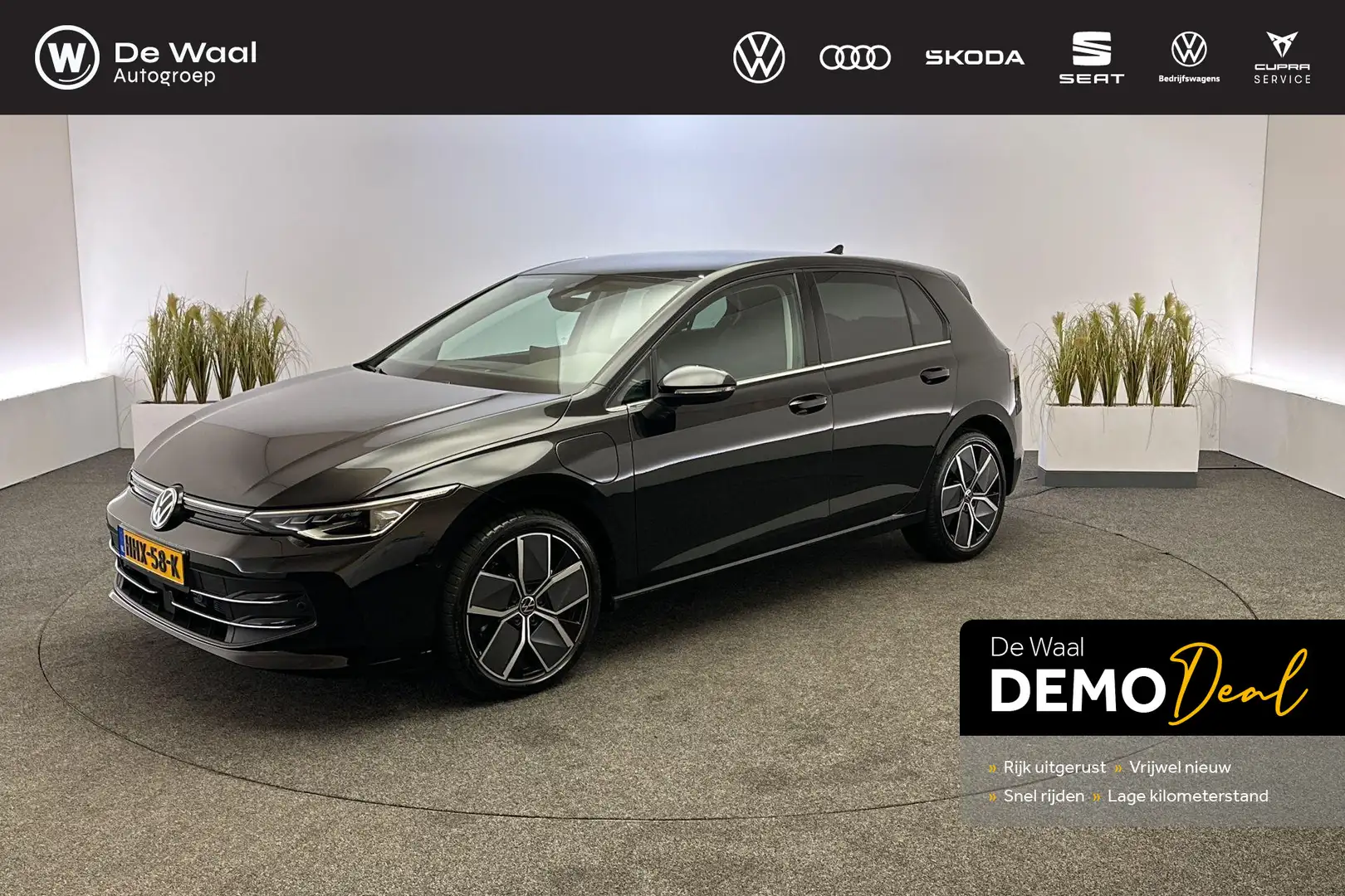 Volkswagen Golf 1.5 204pk DSG eHybrid Style Edition | Park Assist, Schwarz - 1