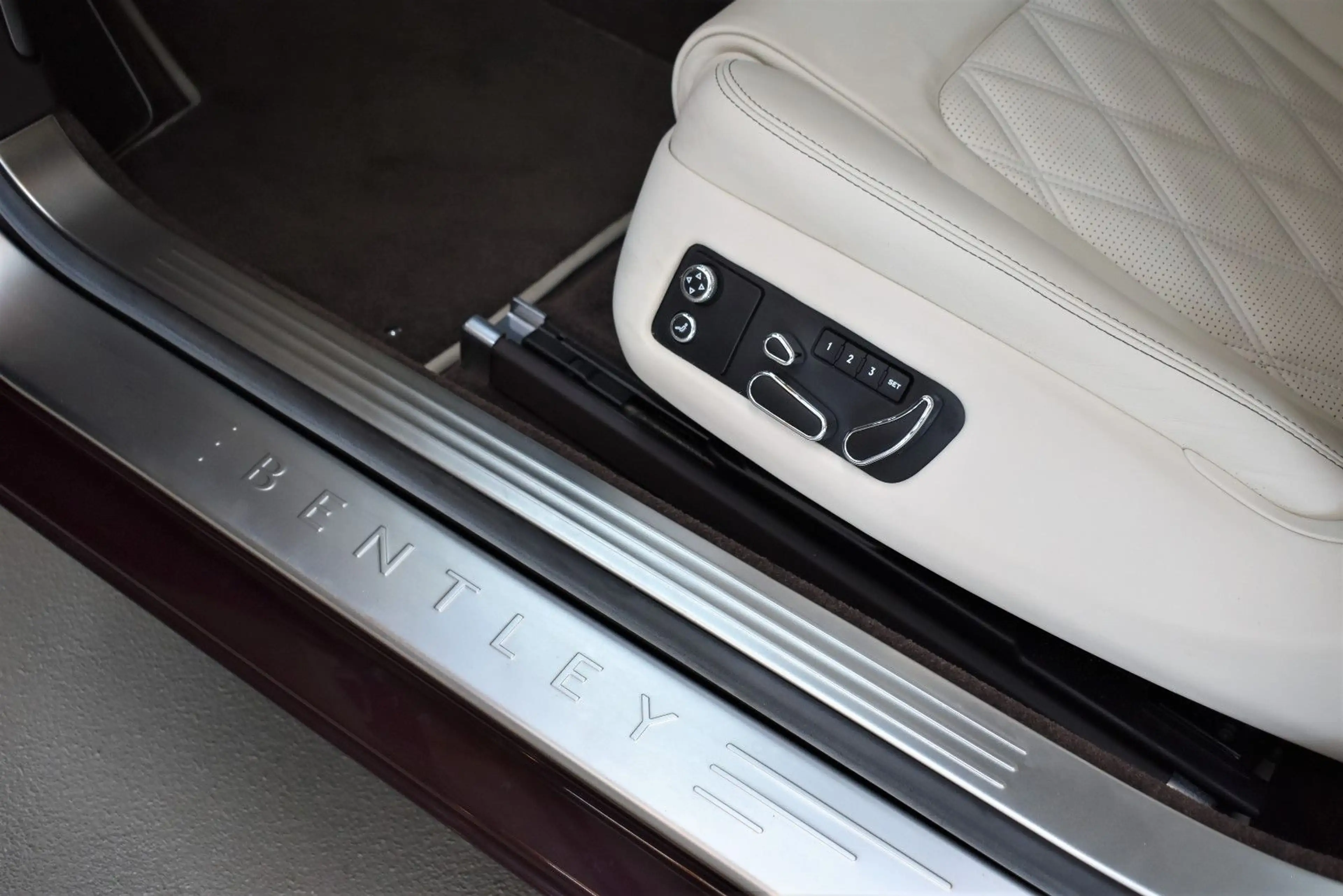 Bentley Continental GT 4.0 V8 4WD+Mulliner+Bi-Xenon+Cam — photo 13
