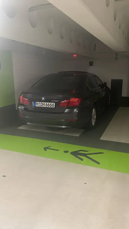 BMW 528