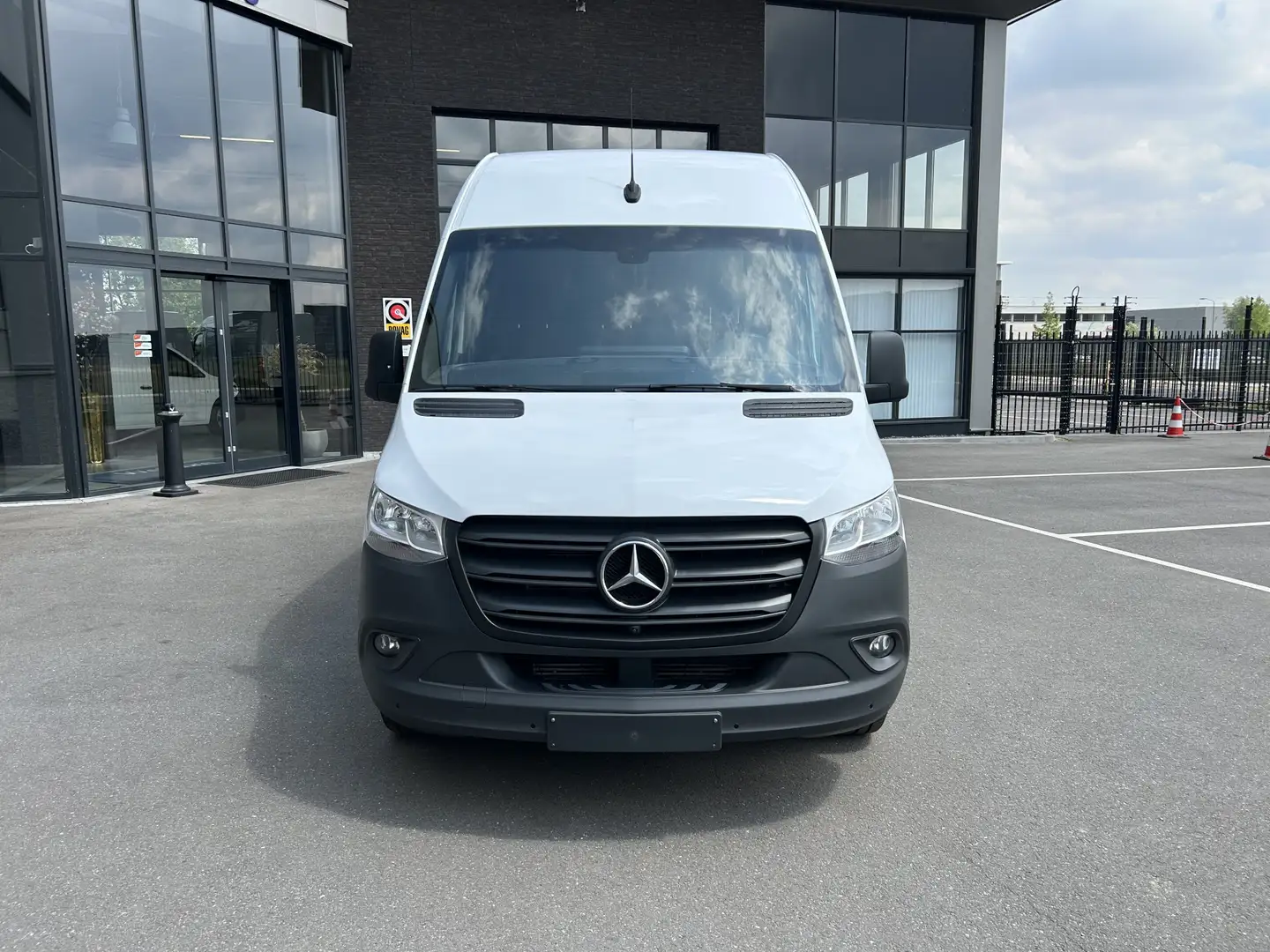 Mercedes-Benz Sprinter 314 CDI RWD L2 H2 360 Camera / MBUX / Navigatie / Wit - 2
