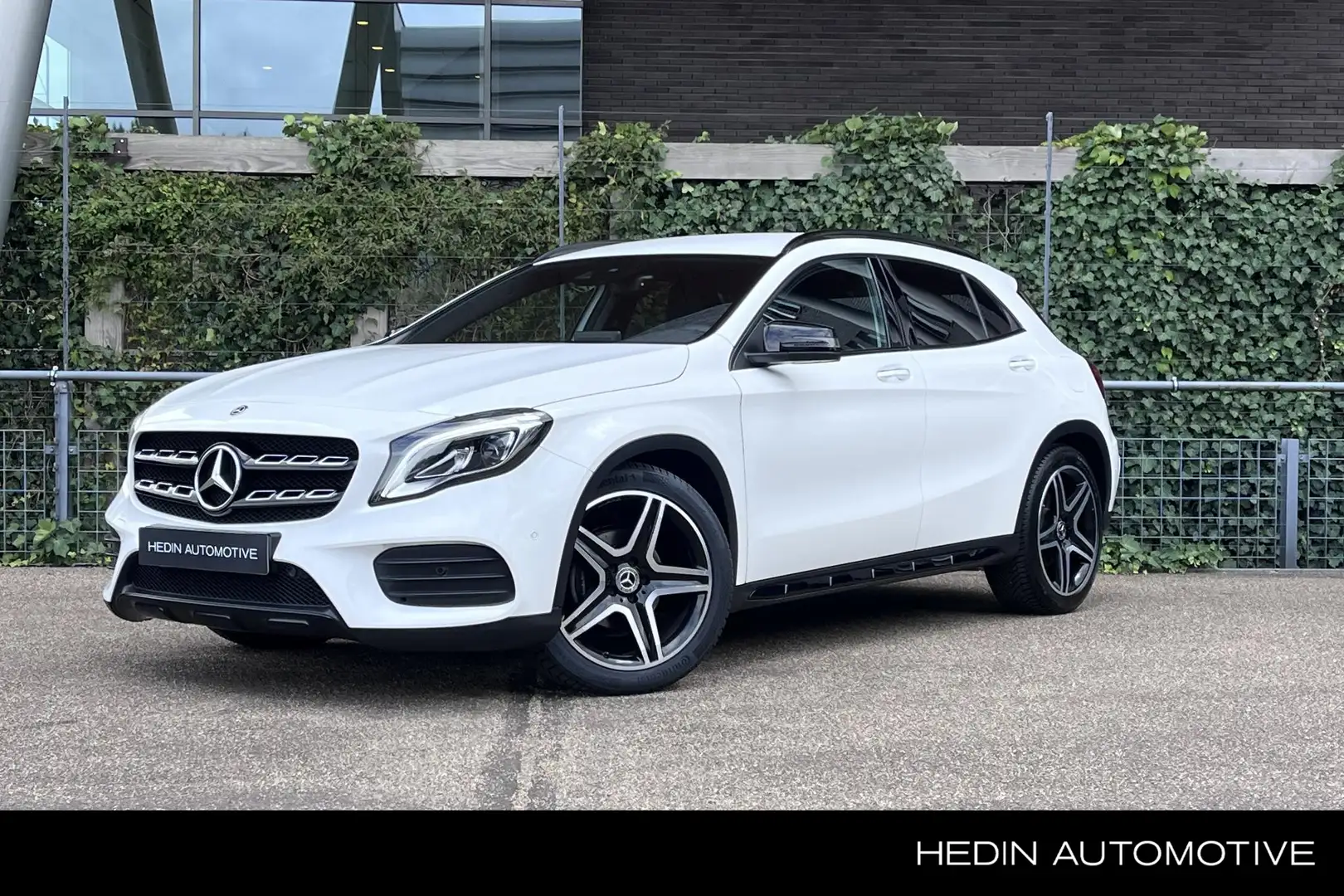 Mercedes-Benz GLA 180 GLA Automaat Business Solution AMG | Nightpakket | Wit - 1