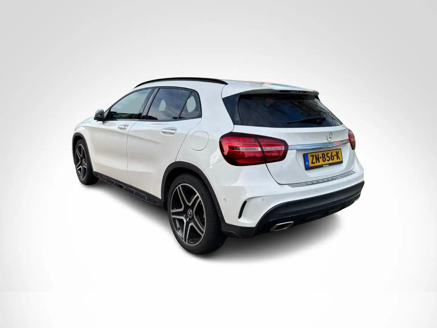 Mercedes-Benz GLA 180 GLA Automaat Business Solution AMG | Nightpakket | Wit - 2
