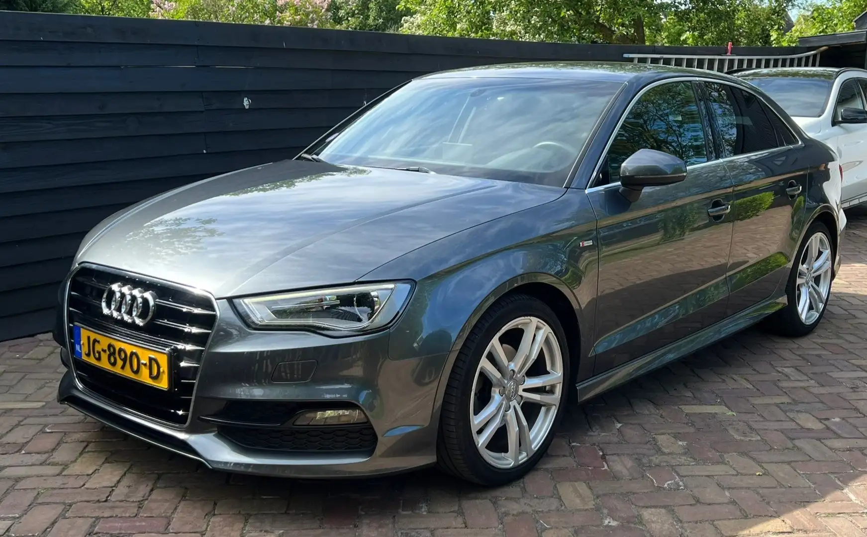 Audi A3 Audi A3 Limousine 1.4 TFSI Adrenalin Sport Grijs - 2