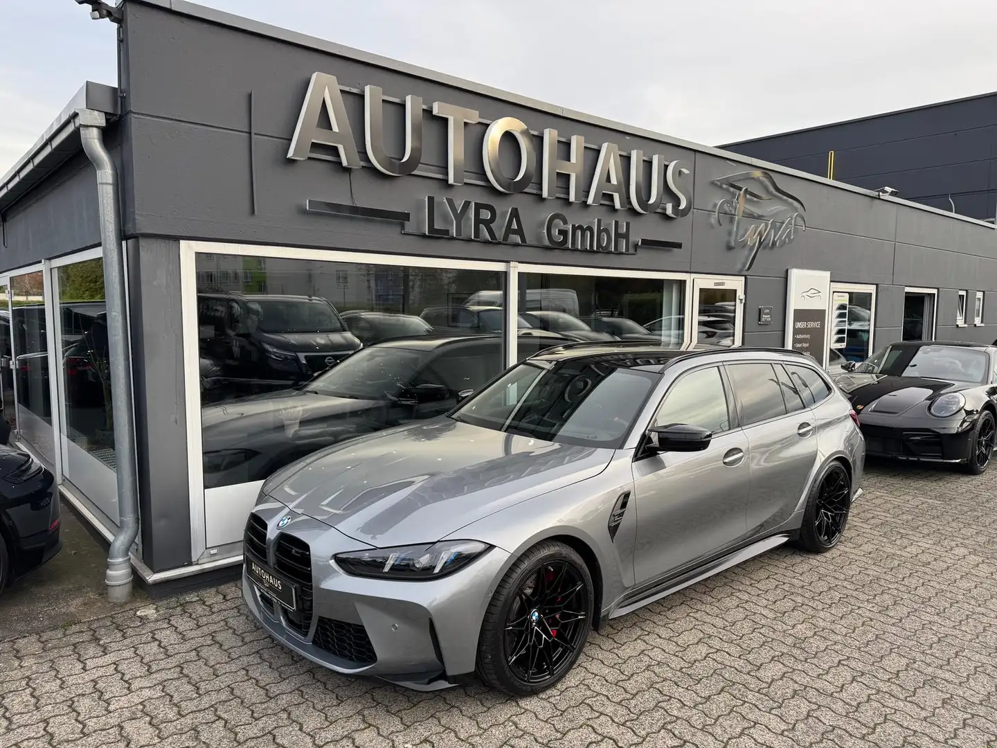 BMW M3 Comp Touring xDrive*LASER*H&K*KAM*M-SCHALEN Grau - 2