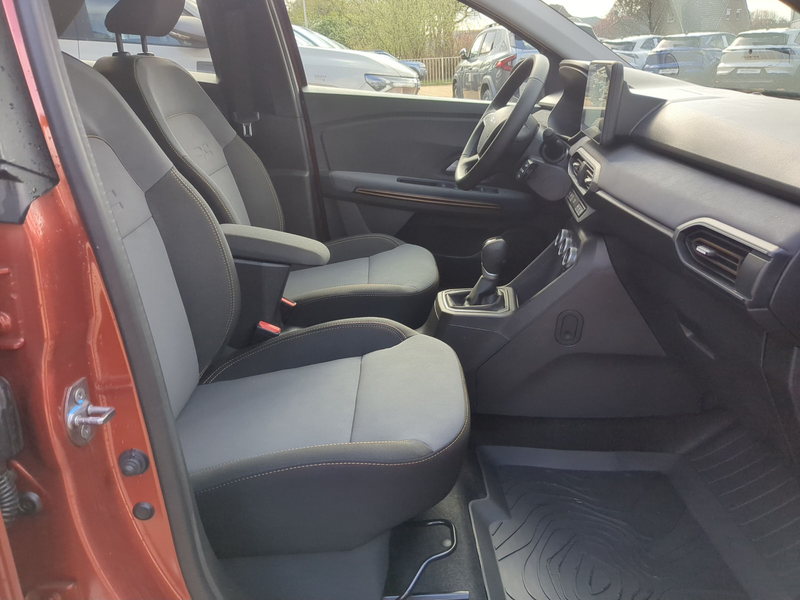 Dacia Jogger Hybrid 140 Extreme+ 5-Sitzer+SHZ+Navi+PDC+RFK — photo 9