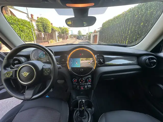 MINI Hatch view 12