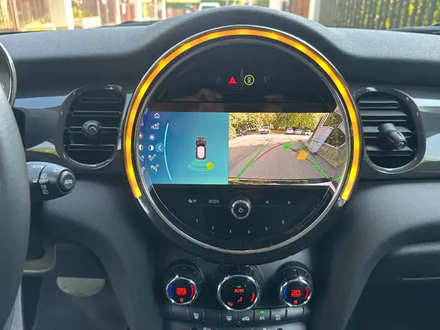 MINI Hatch view 11