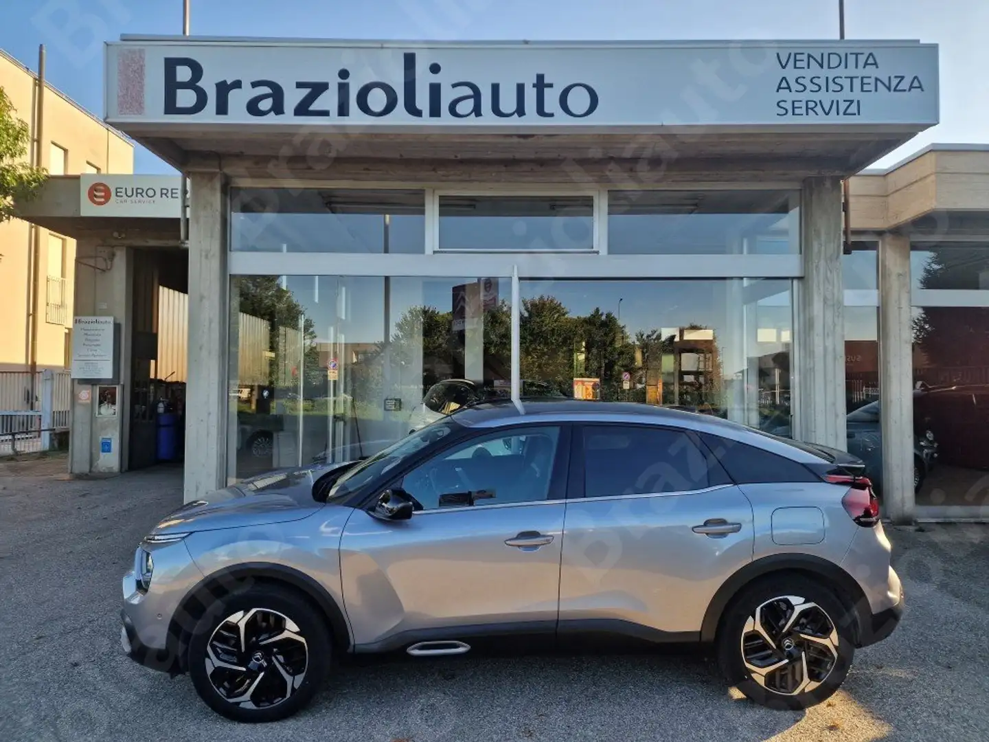 Citroen C4 C4 III 2021 1.2 puretech Shine s Grigio - 2