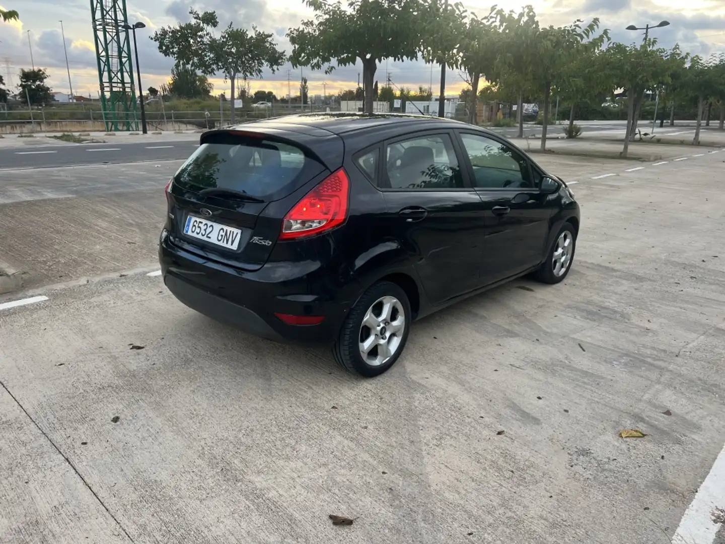 Ford Fiesta 1.40TDCi Trend Negro - 1