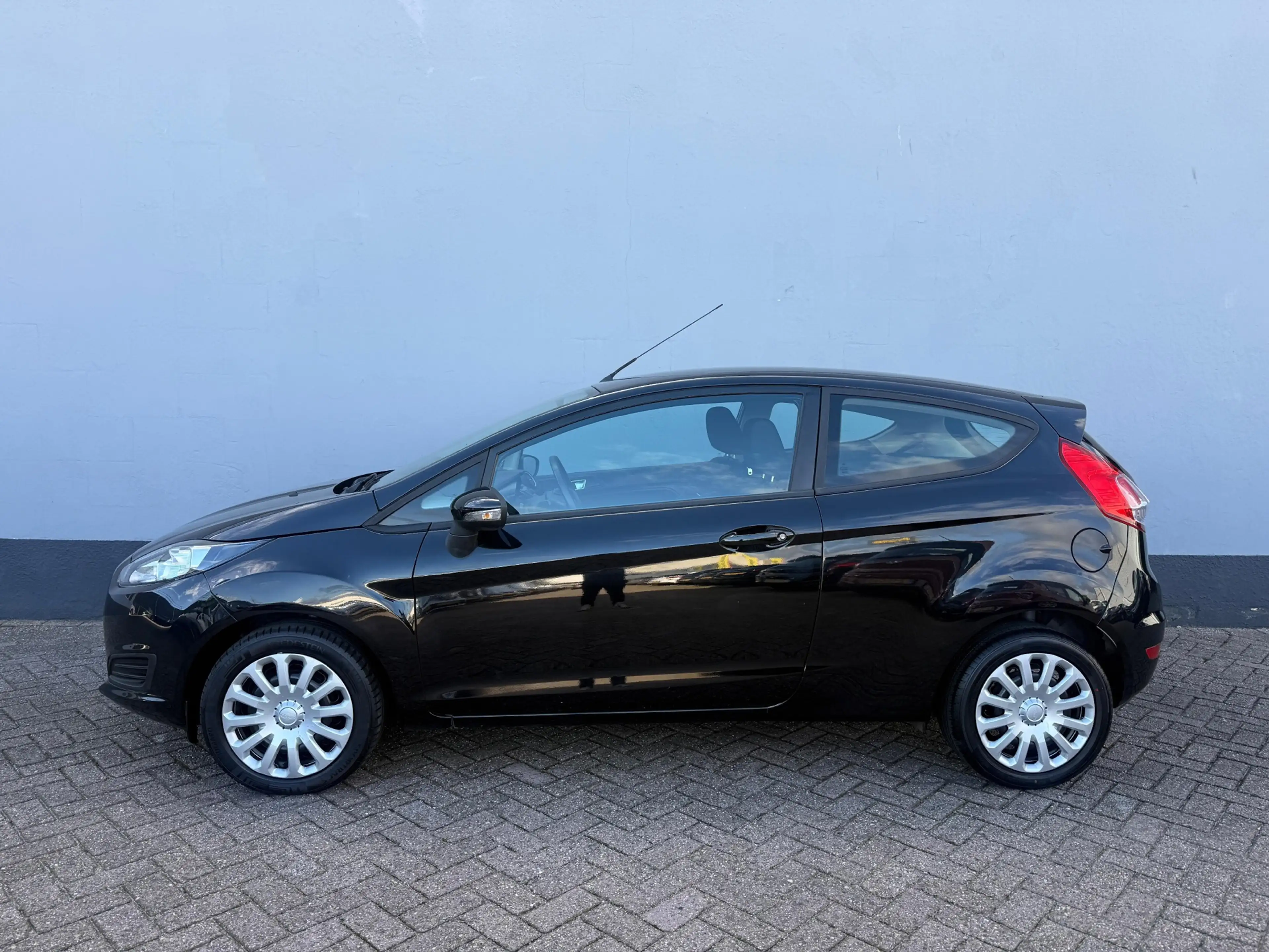 Ford Fiesta 1.0 Style - Airco - Volledig Onderhouden — photo 2