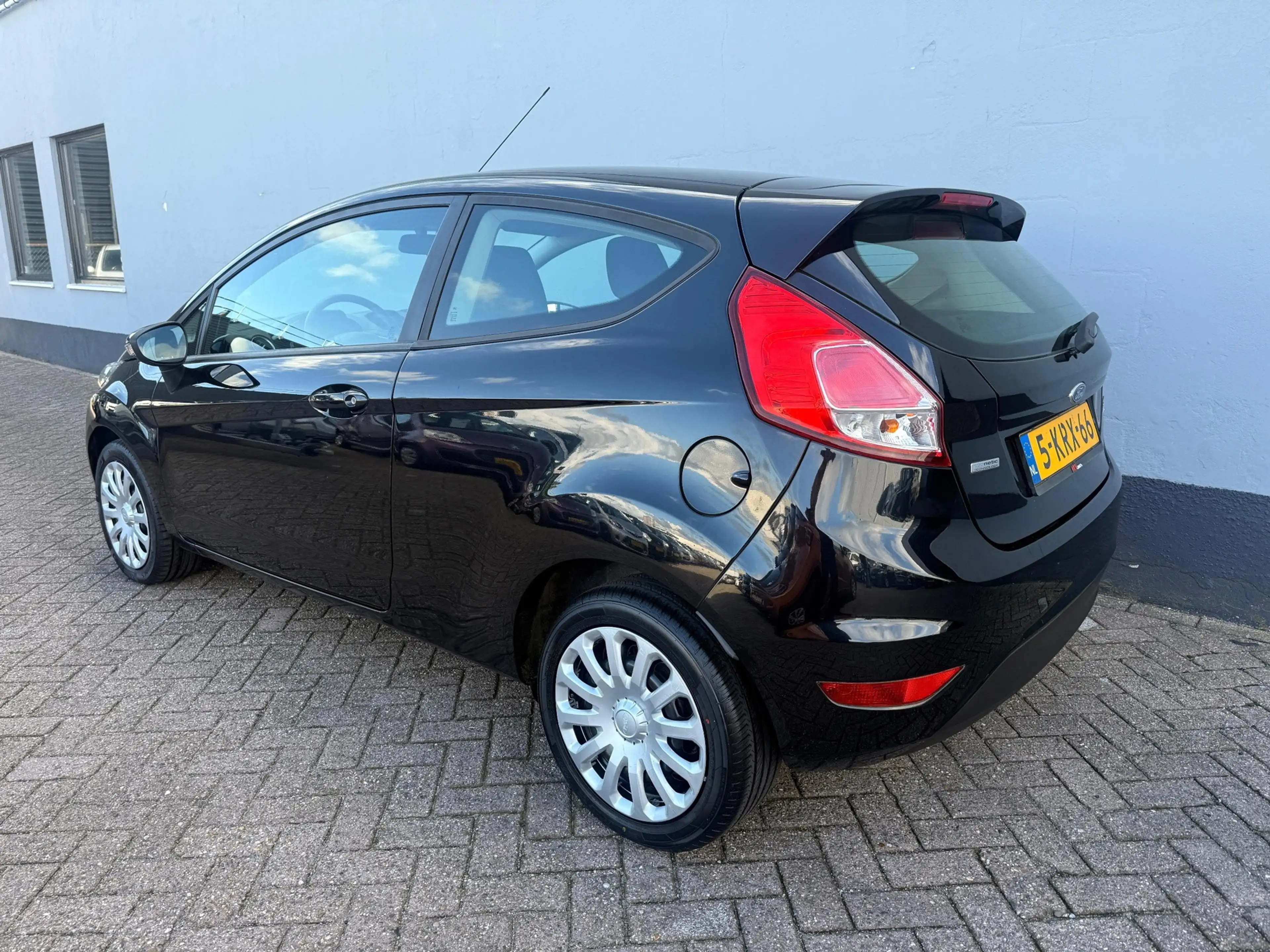 Ford Fiesta 1.0 Style - Airco - Volledig Onderhouden — photo 3