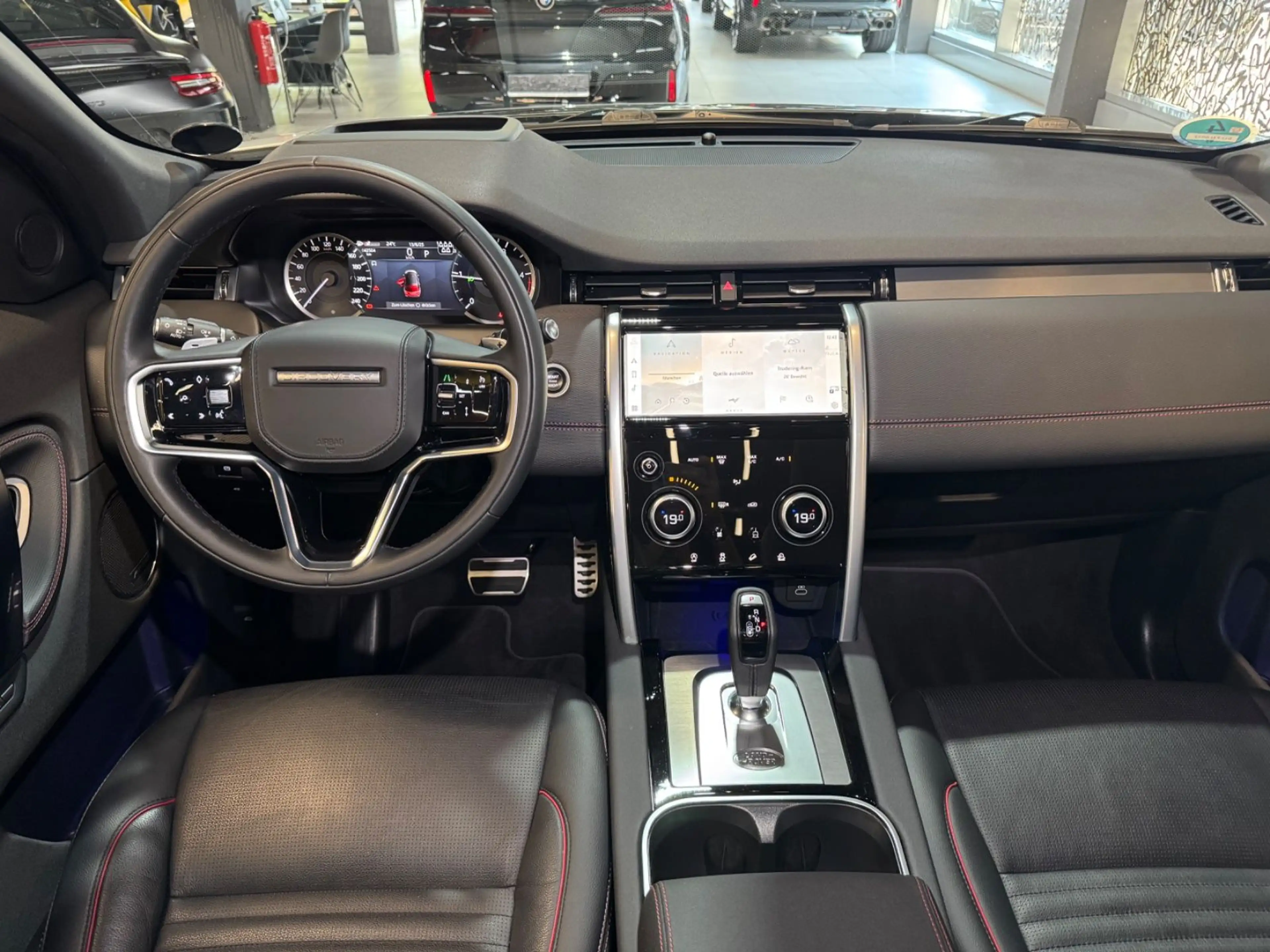 Land Rover Discovery Sport R-Dynamic SE AWD~PANO~HUD~LEDER — photo 11