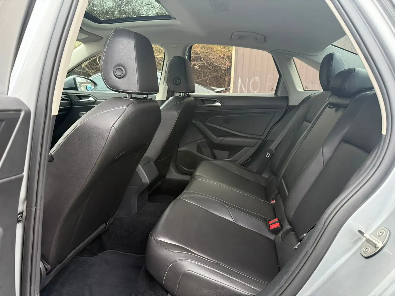 Volkswagen Jetta снимка Volkswagen Jetta