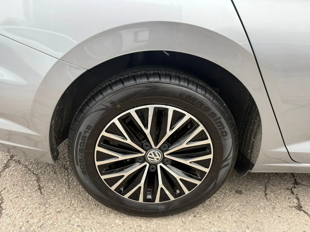 Volkswagen Jetta снимка Volkswagen Jetta
