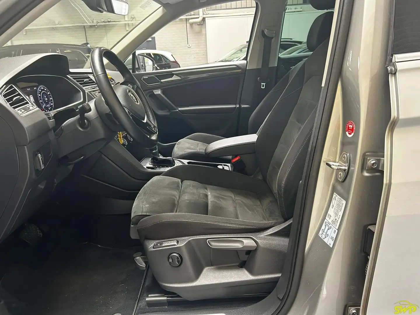 Volkswagen Tiguan 2.0 TSI 4Motion Highline | Digital cockpit | Navi Gris - 2