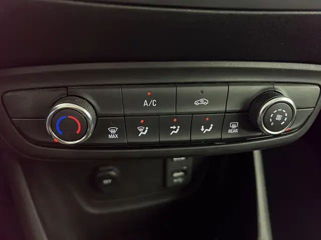 Opel Crossland view 12