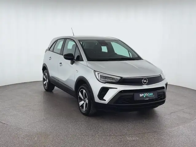 Opel Crossland view 3