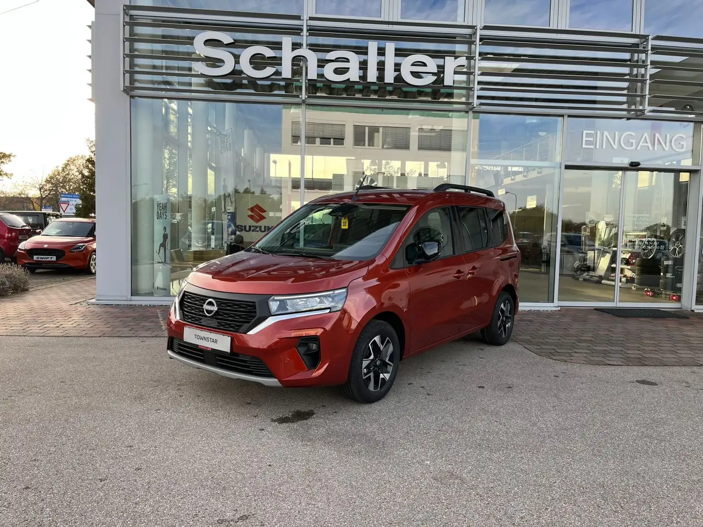 Nissan Townstar Kombi DIG-T 130PS 6MT Tekna Naranja - 2