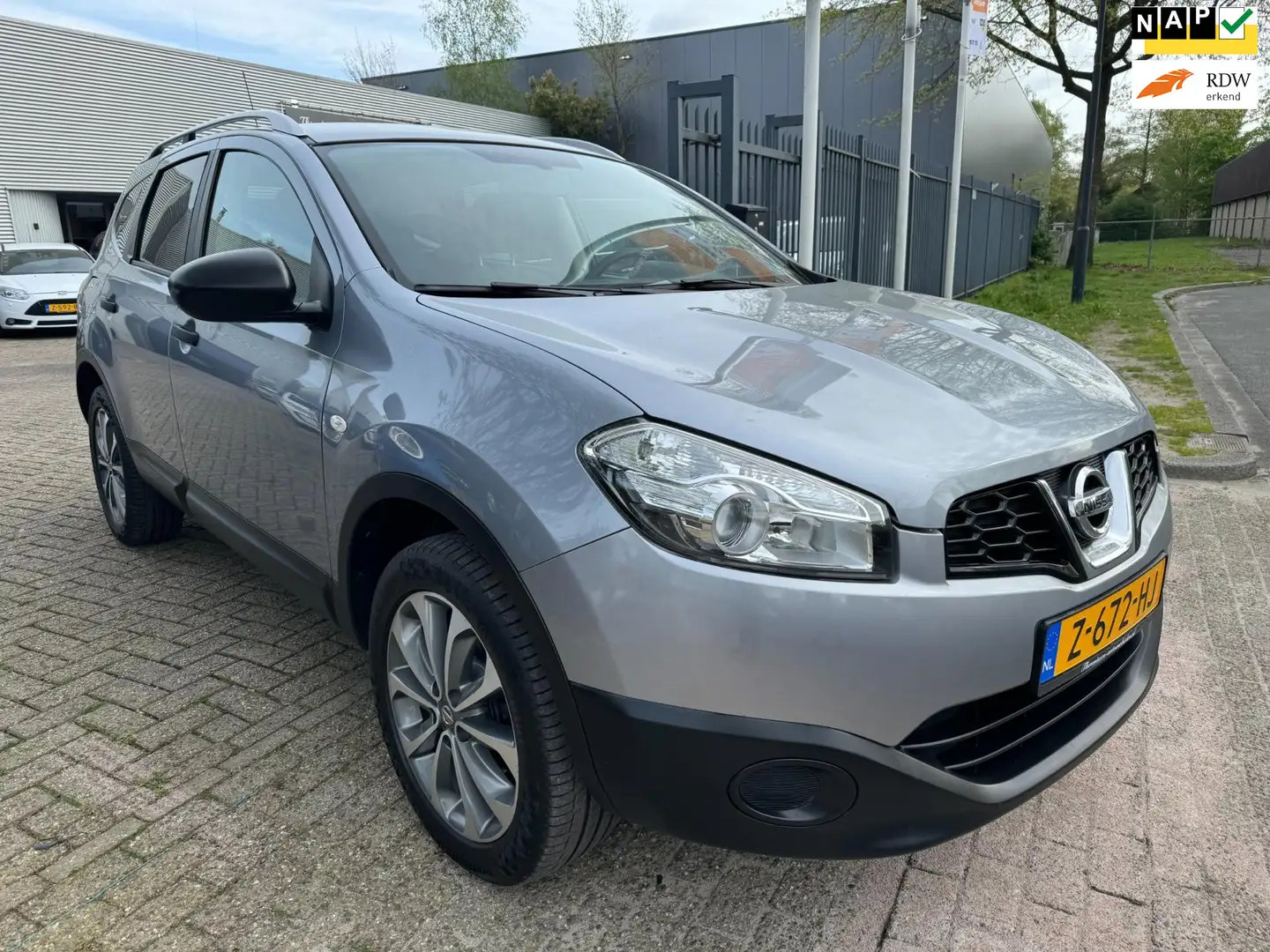 Nissan Qashqai+2 2.0 Connect Edition 7 persoons , airco, elec pakke Grau - 1