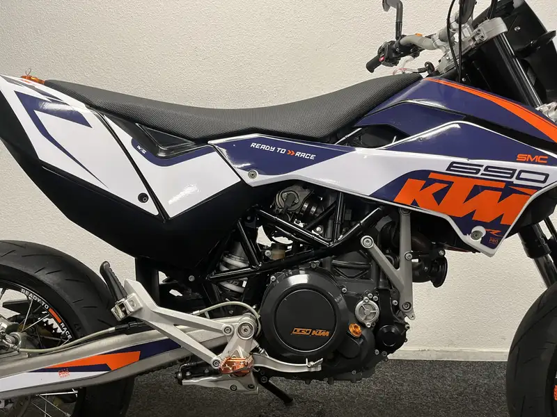 KTM 690 SMC - foto 7