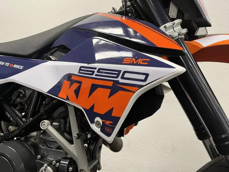 KTM 690 SMC - foto 3