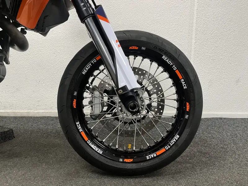 KTM 690 SMC - foto 6