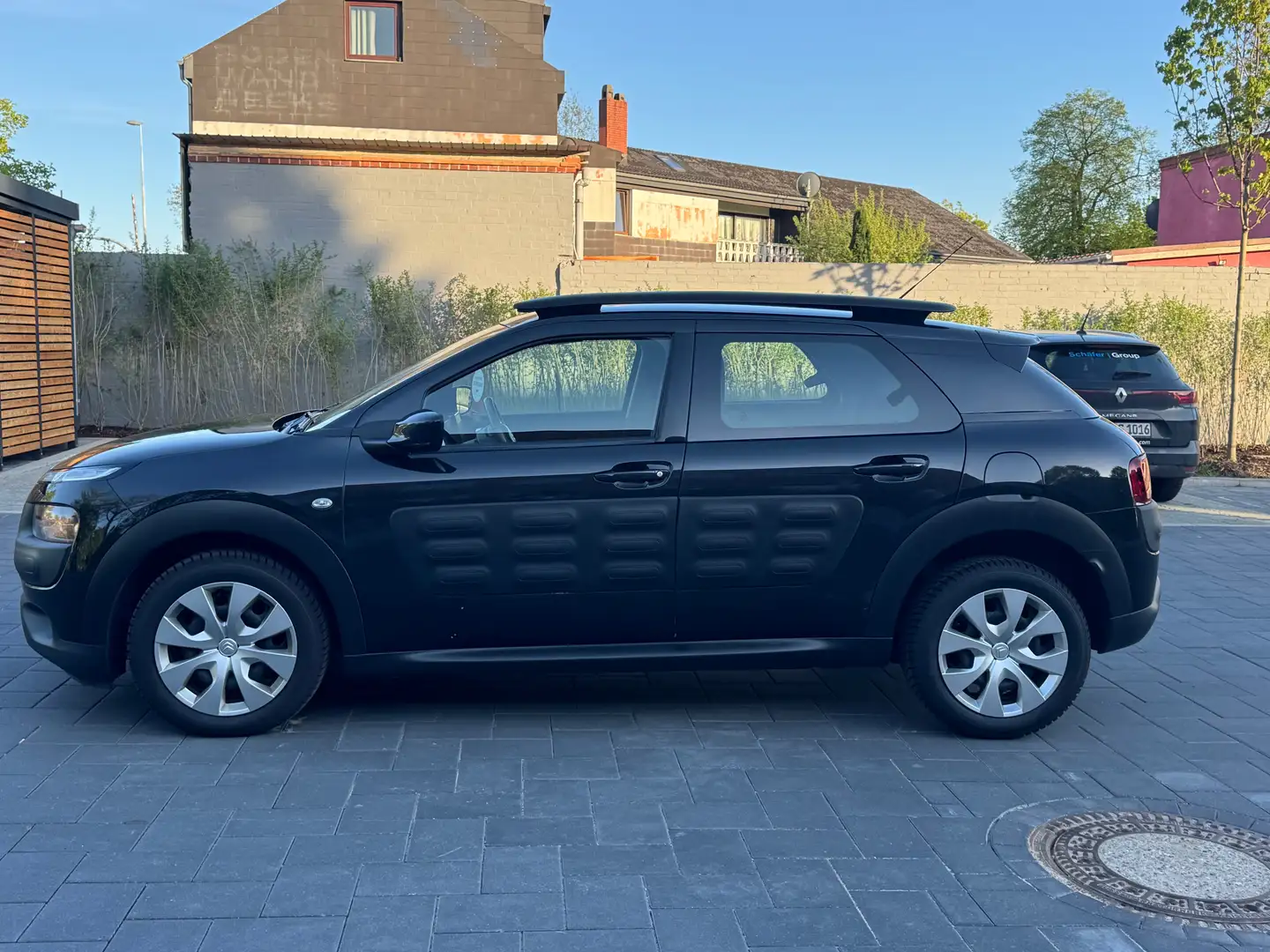 Citroen C4 Cactus Feel / TÜV NEU / Schwarz - 2