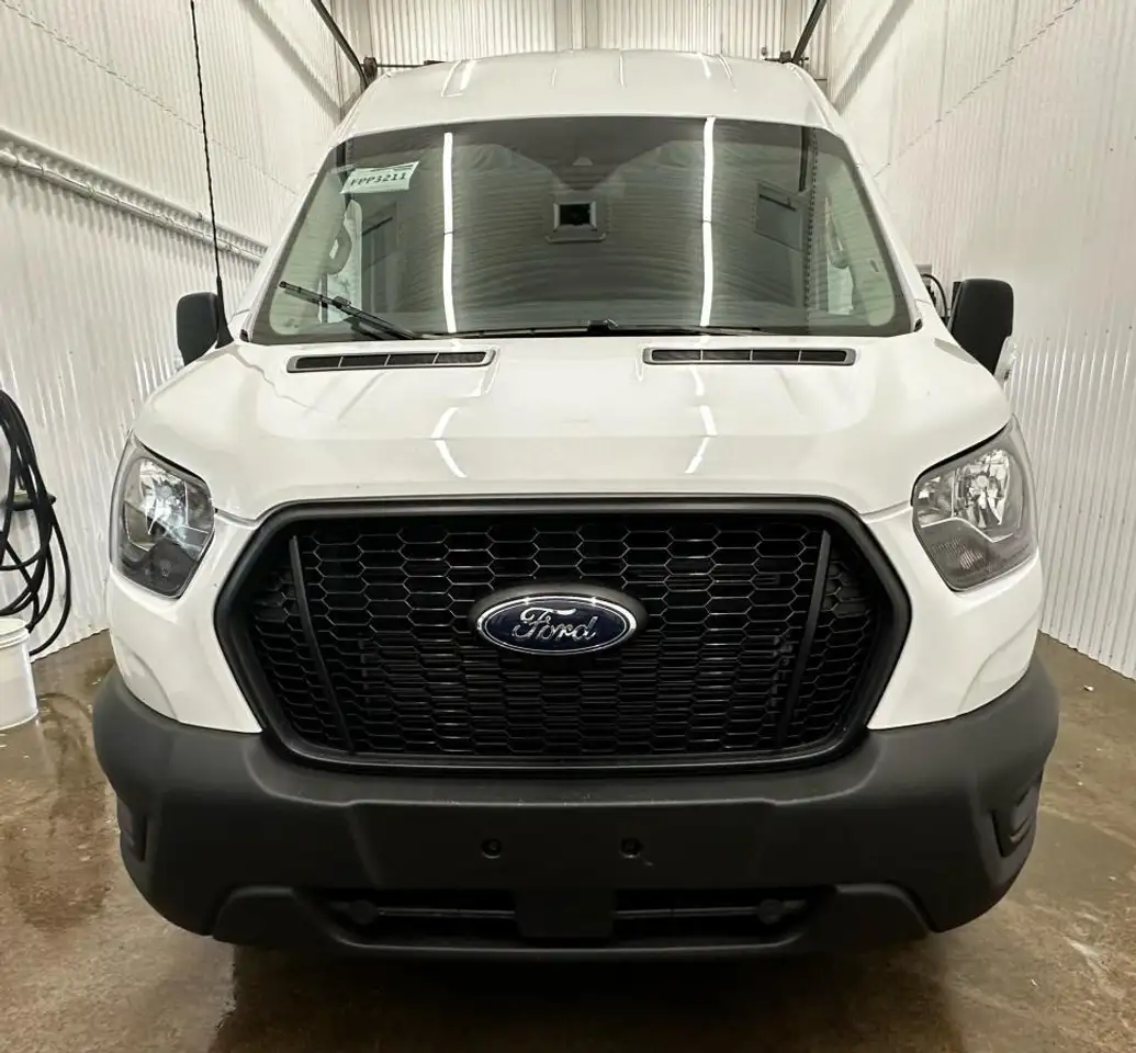 Ford Transit Cargo Van снимка Ford Transit Cargo Van