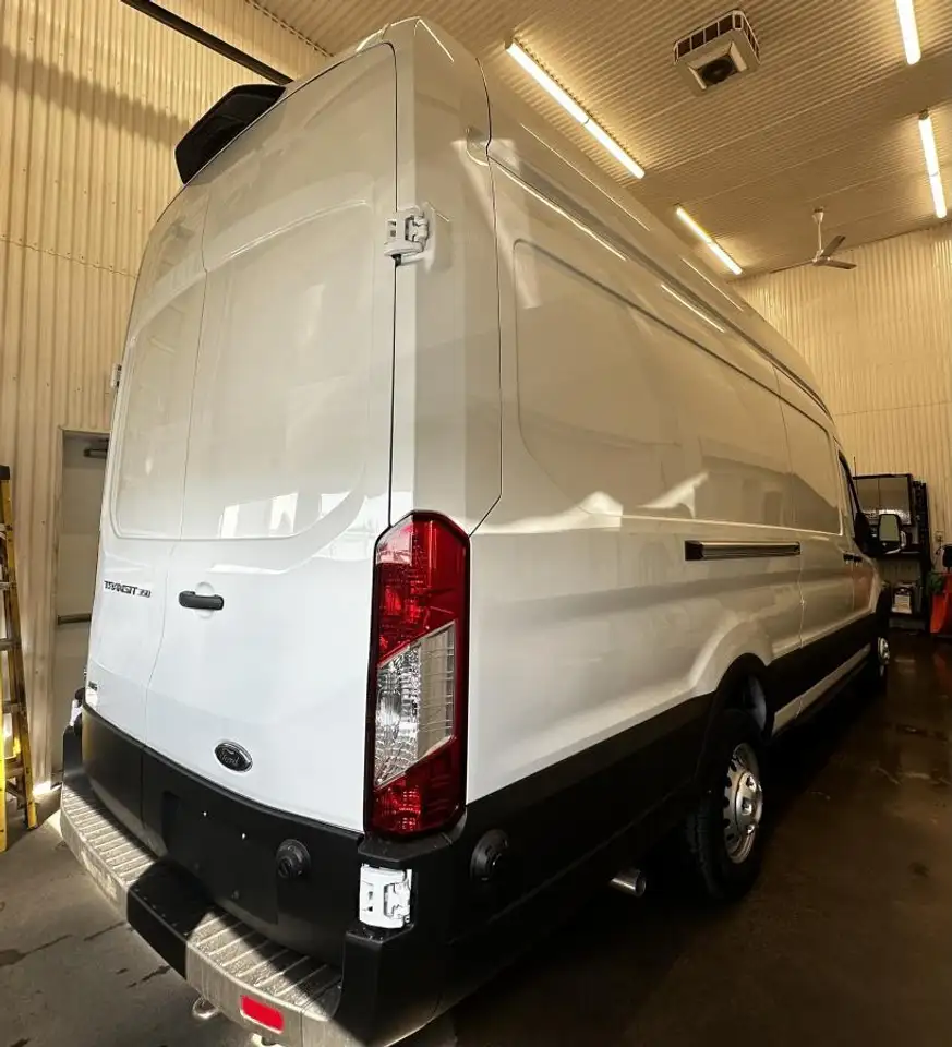 Ford Transit Cargo Van снимка Ford Transit Cargo Van