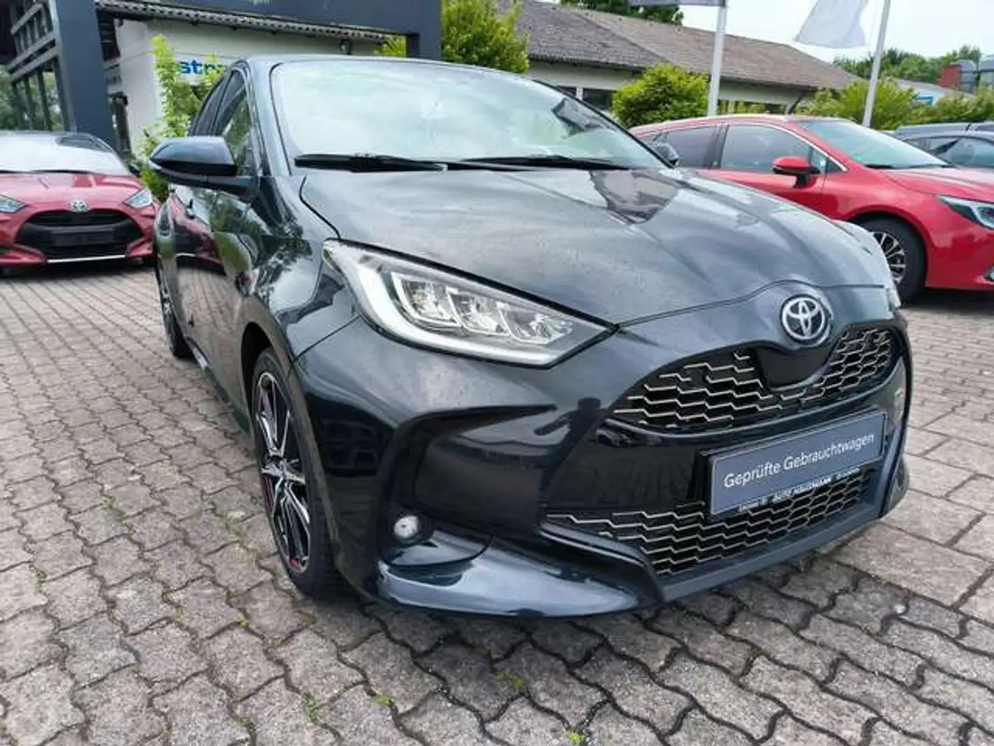 Toyota Yaris Hybrid GR Sport Noir - 2