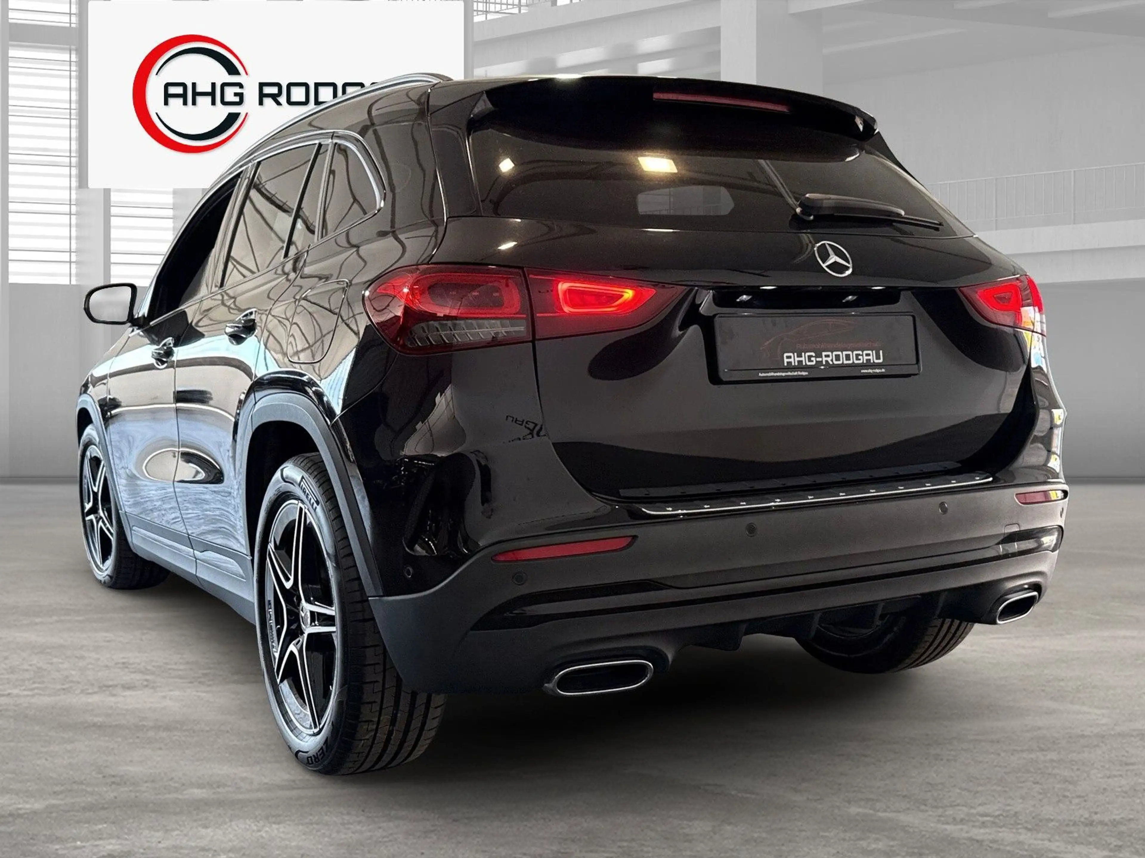 Mercedes-Benz GLA 200 d/LED/NIGHT/AMG-Line/TOD/PARK — photo 3