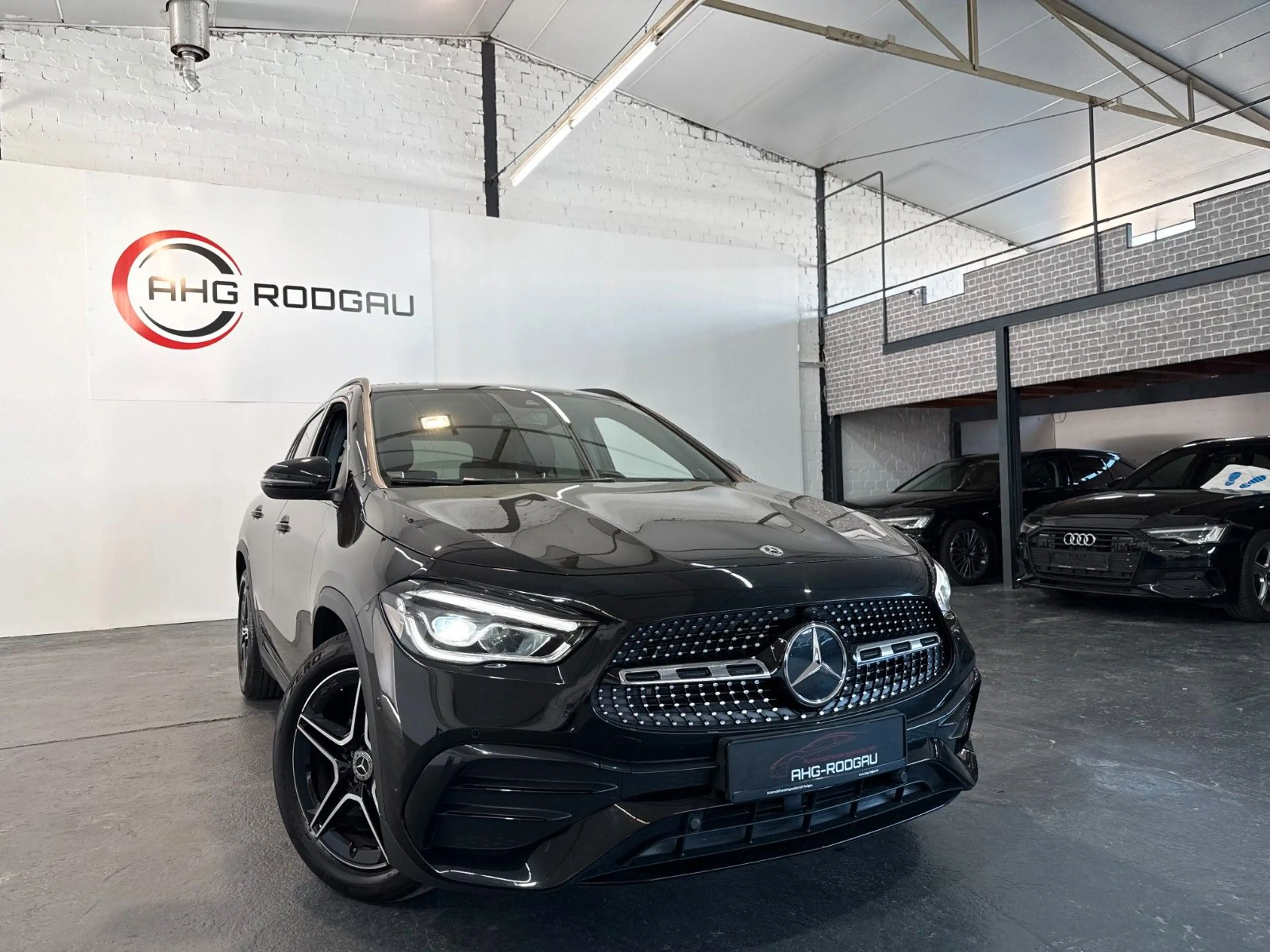 Mercedes-Benz GLA 200 d/LED/NIGHT/AMG-Line/TOD/PARK — photo 5