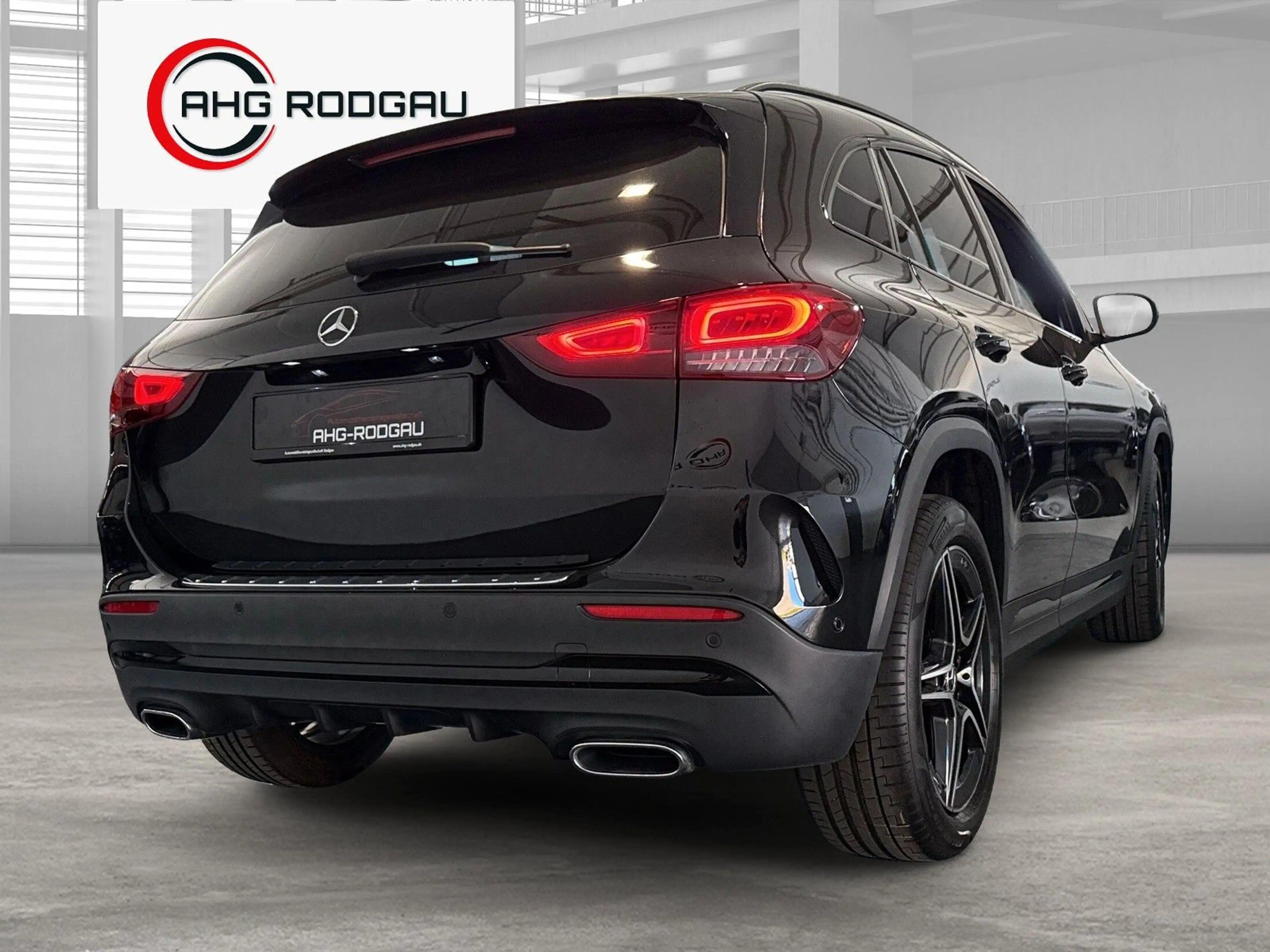 Mercedes-Benz GLA 200 d/LED/NIGHT/AMG-Line/TOD/PARK — photo 4