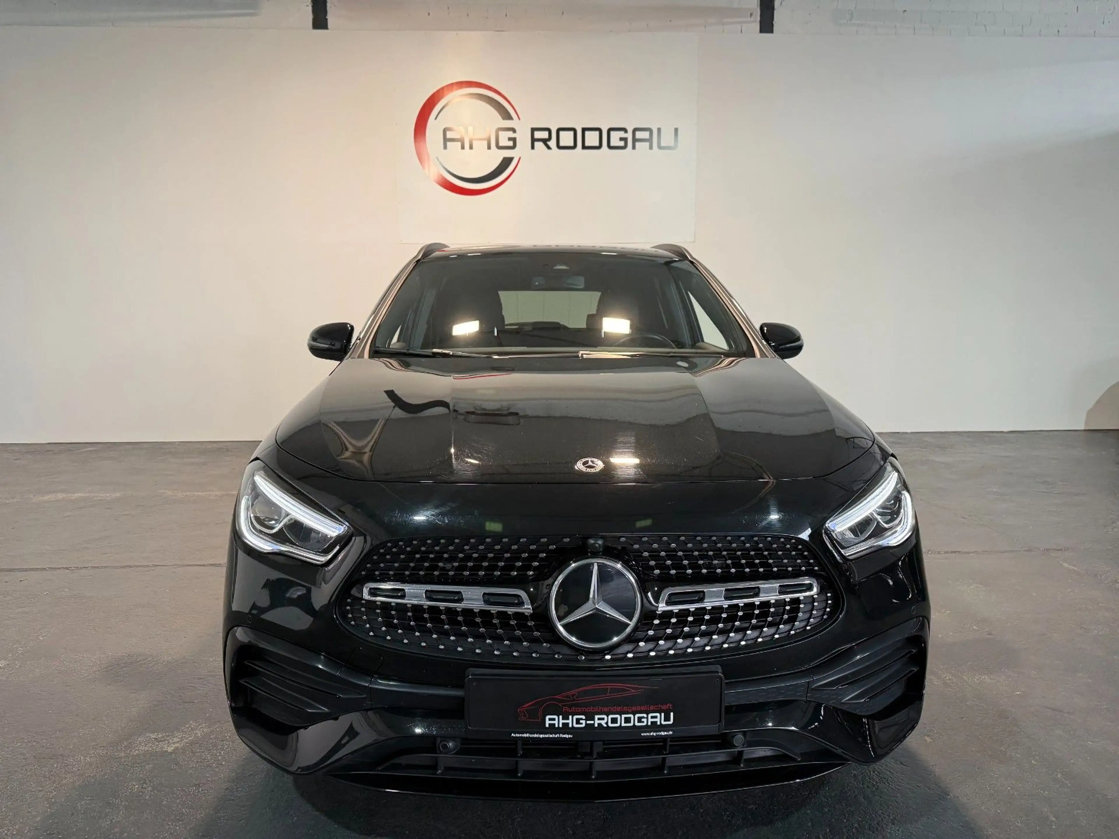 Mercedes-Benz GLA 200 d/LED/NIGHT/AMG-Line/TOD/PARK — photo 11