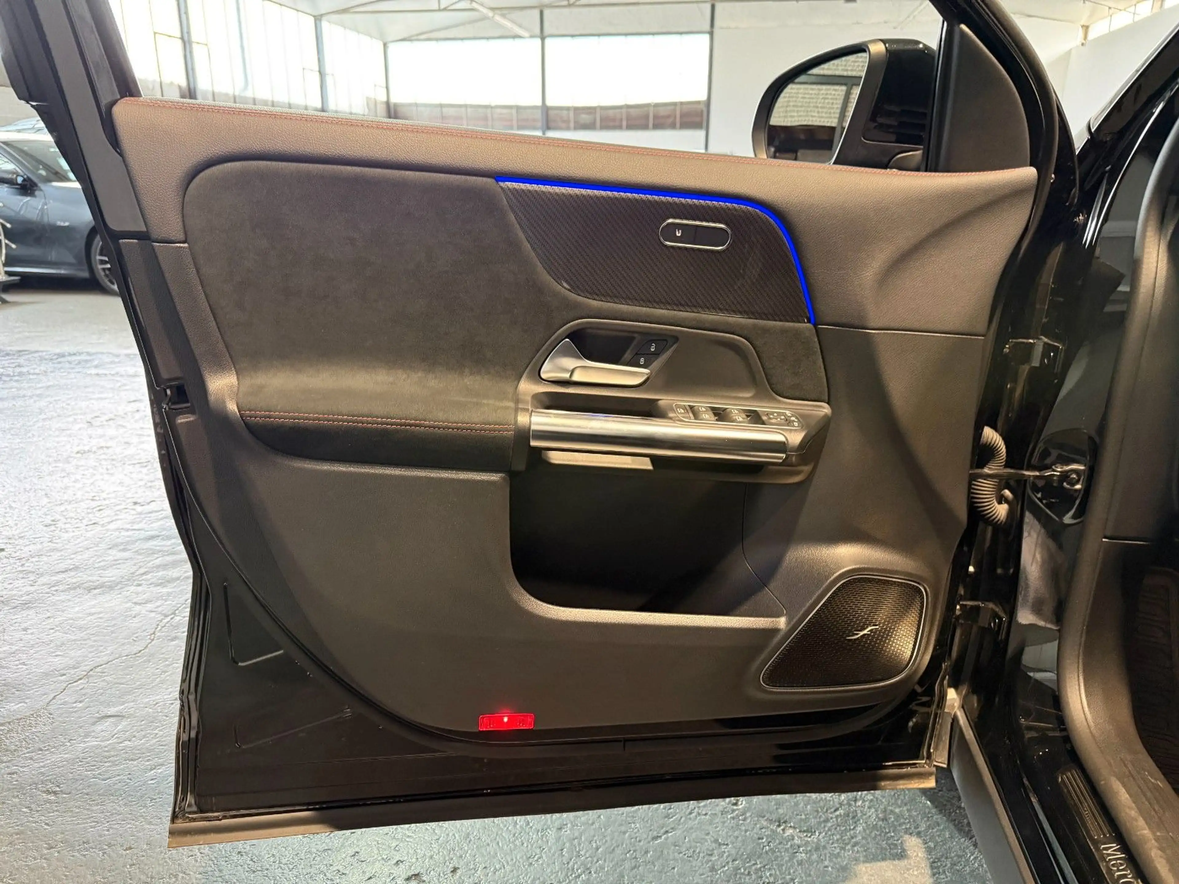 Mercedes-Benz GLA 200 d/LED/NIGHT/AMG-Line/TOD/PARK — photo 14