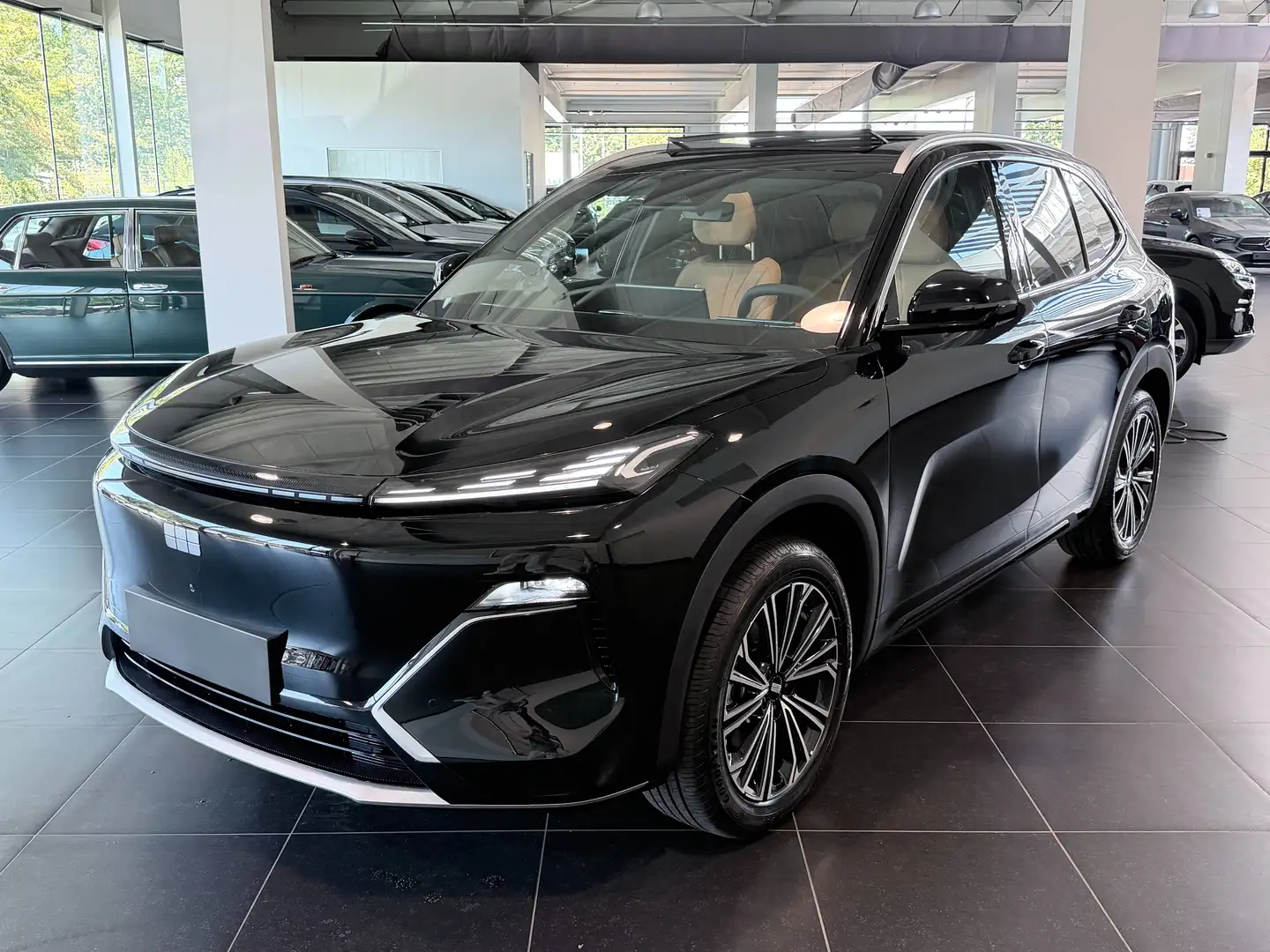 Geely Starray EM-i 1.5 PHEV MAX+ 136KM EV / Panorama / Sound System / Head-Up / Full Led Schwarz - 1