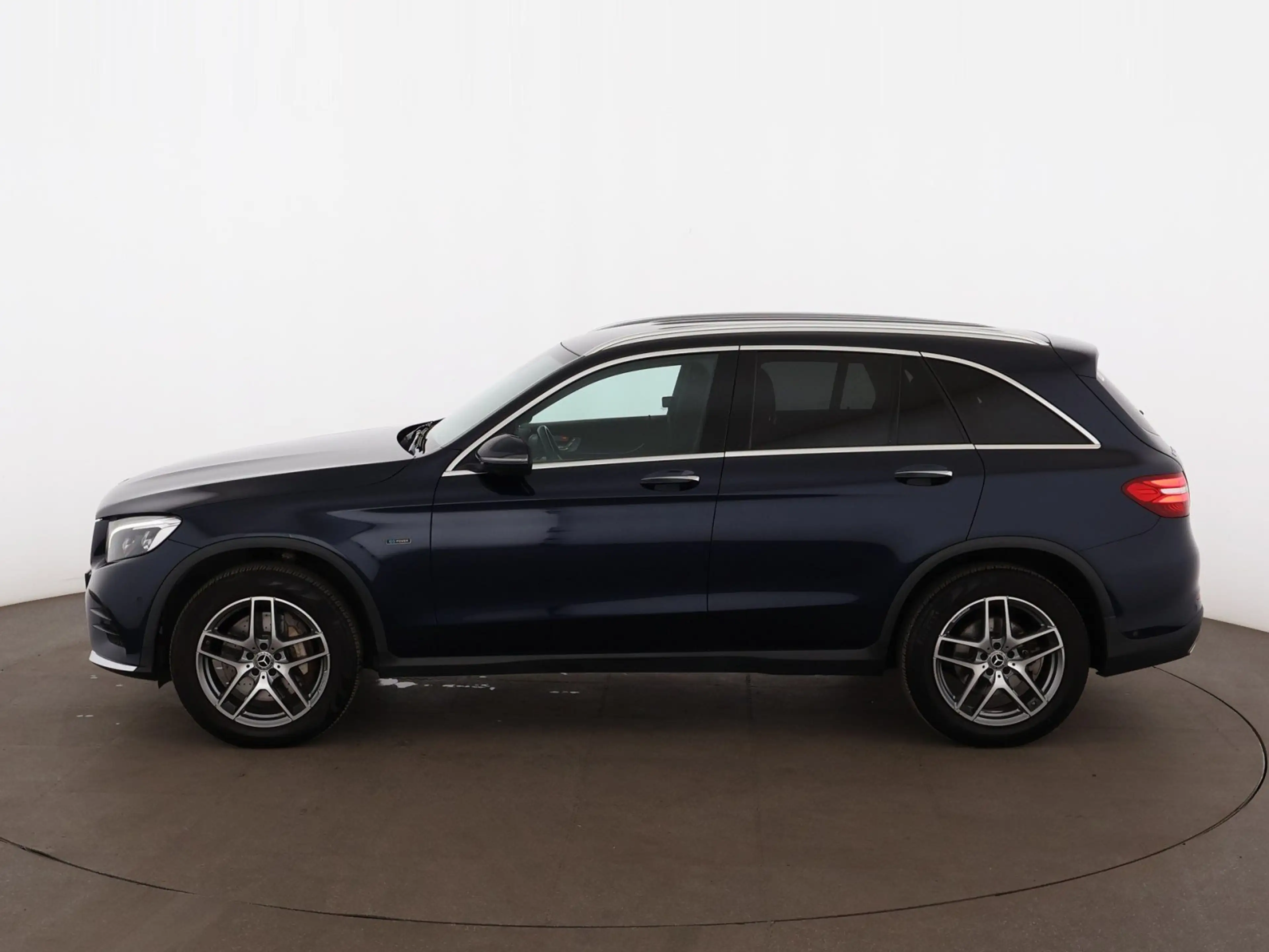 Mercedes-Benz GLC 350 e 4Matic AMG Line Aut LED 360-CAM LEDER — photo 5