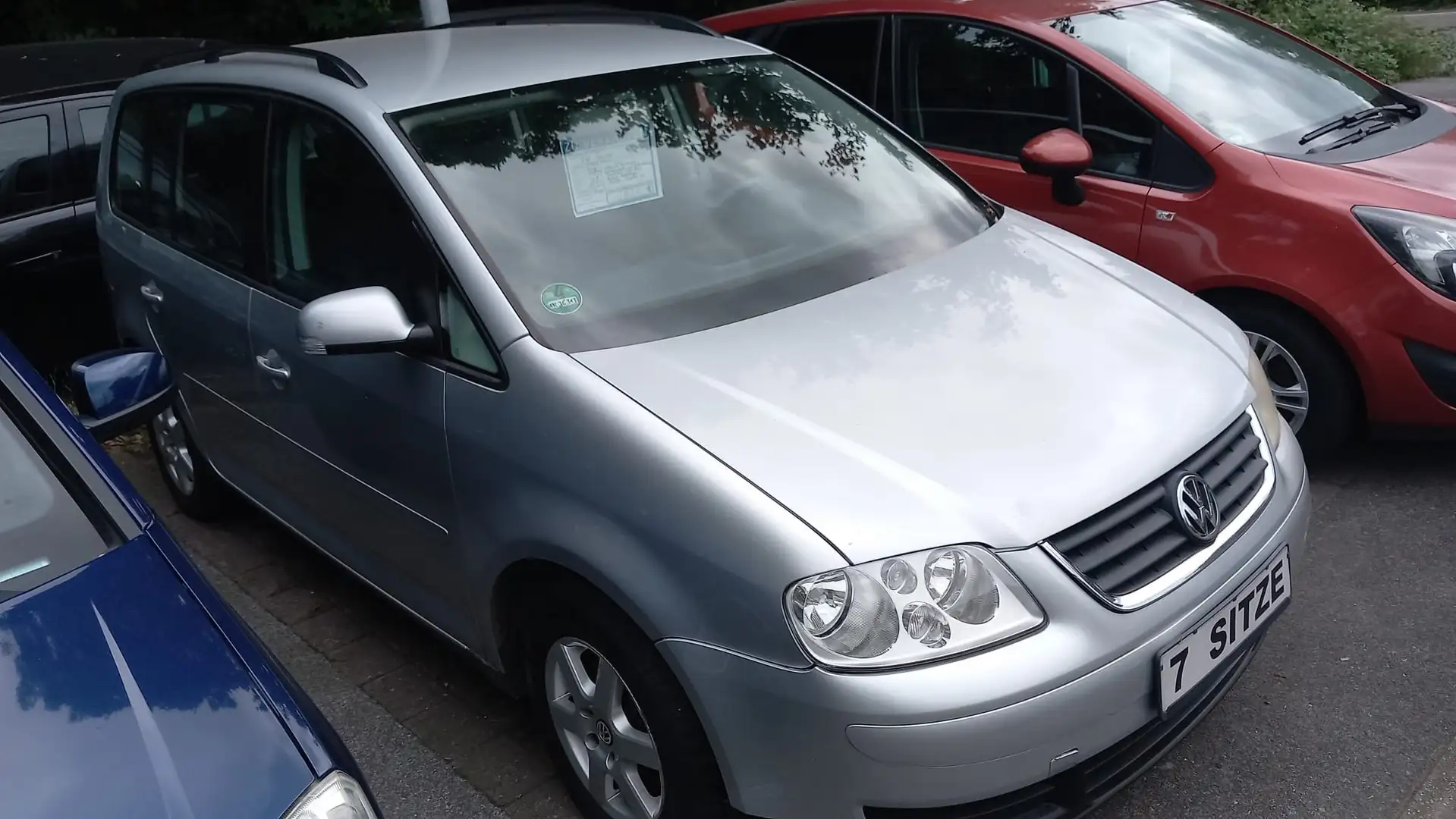 Volkswagen Touran 7-Sitzer,Klima,Tüv 4/26,eFh,Zv&Fb,1 J. Garantie Argent - 2